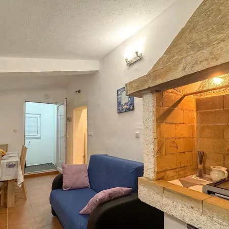 1 Bedroom Amazing In Apartment